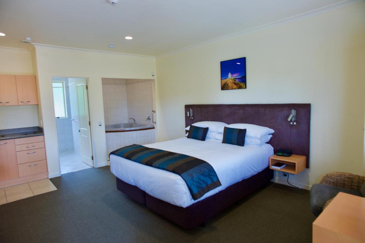 Regal Palms Resort Rotorua Eksteriør billede A studio apartment in New Zealand