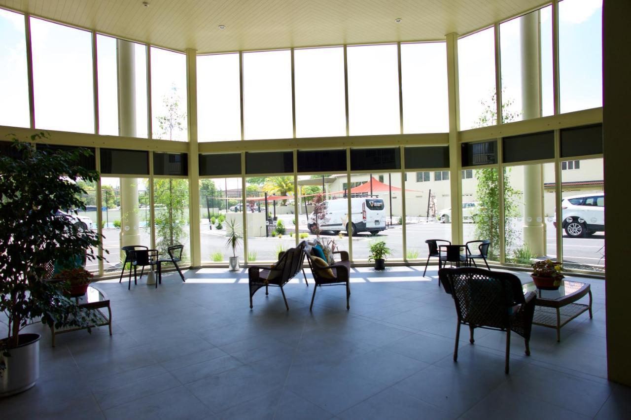Regal Palms Resort Rotorua Eksteriør billede The lobby of the station