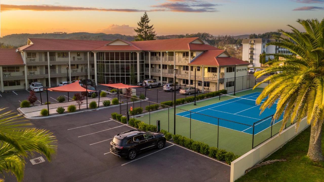Regal Palms Resort Rotorua Eksteriør billede Tennis Club at the San Francisco Tennis Club