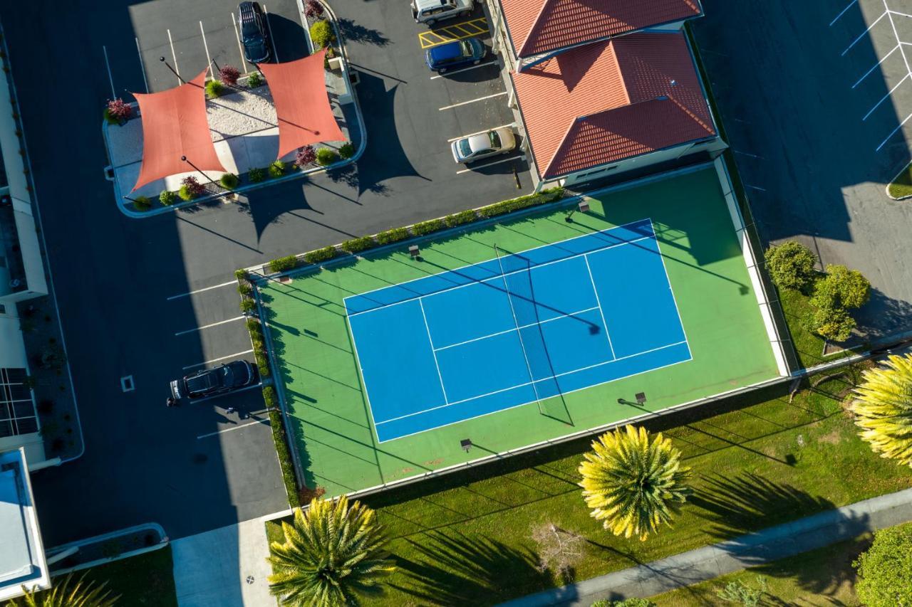 Regal Palms Resort Rotorua Eksteriør billede Tennis court at the complex
