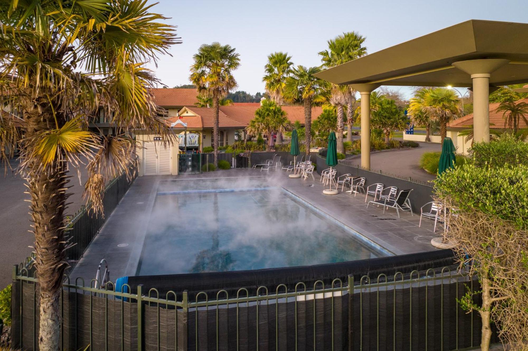 Regal Palms Resort Rotorua Eksteriør billede Thermal hot pool at Porirua