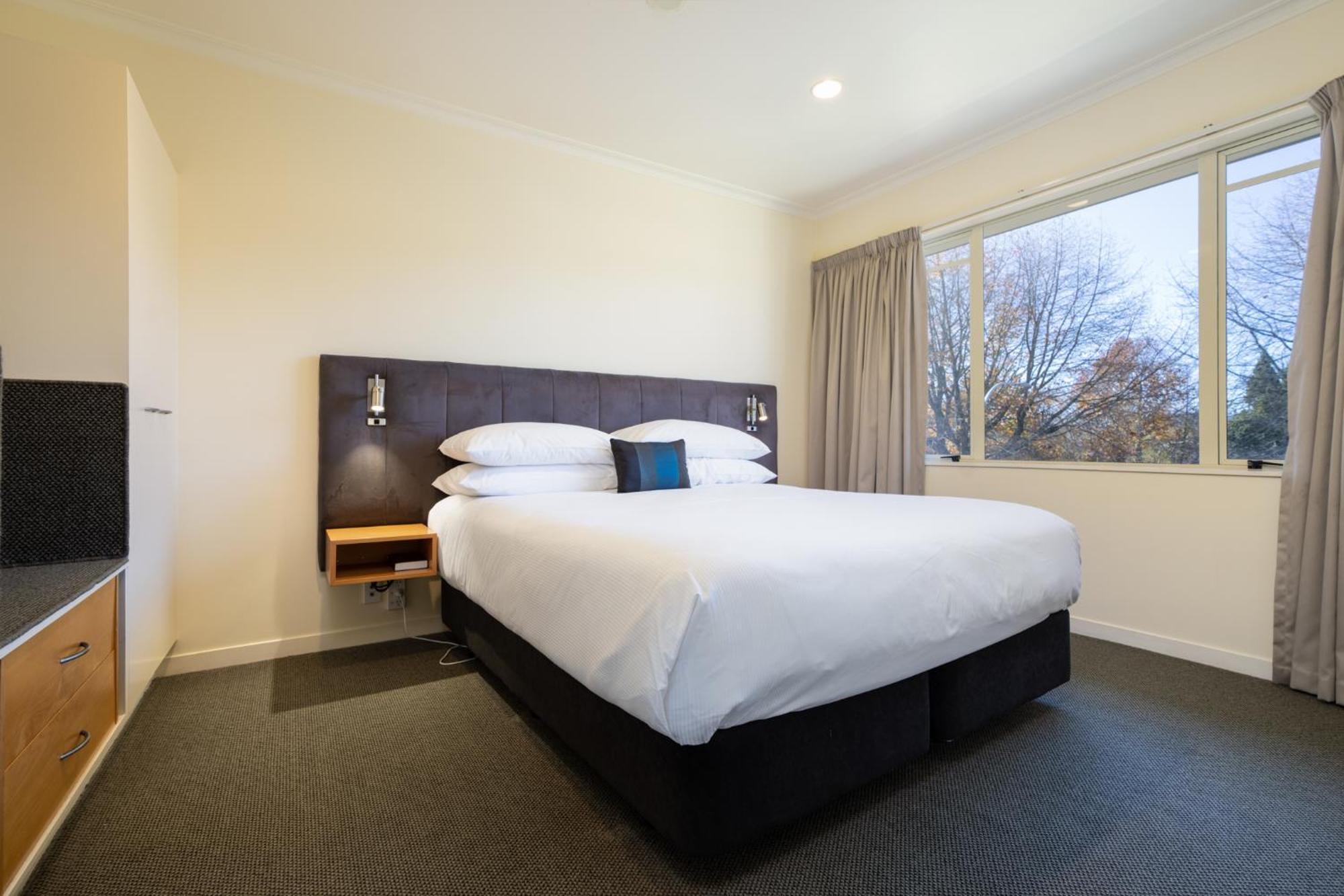 Regal Palms Resort Rotorua Eksteriør billede A bedroom at the hotel